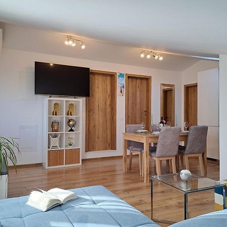 Apartments Jimmi Kaštela Eksteriør bilde